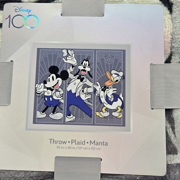 Disney Mickey and Friends 100 Anniversary Throw Blanket - Picture 3 of 7